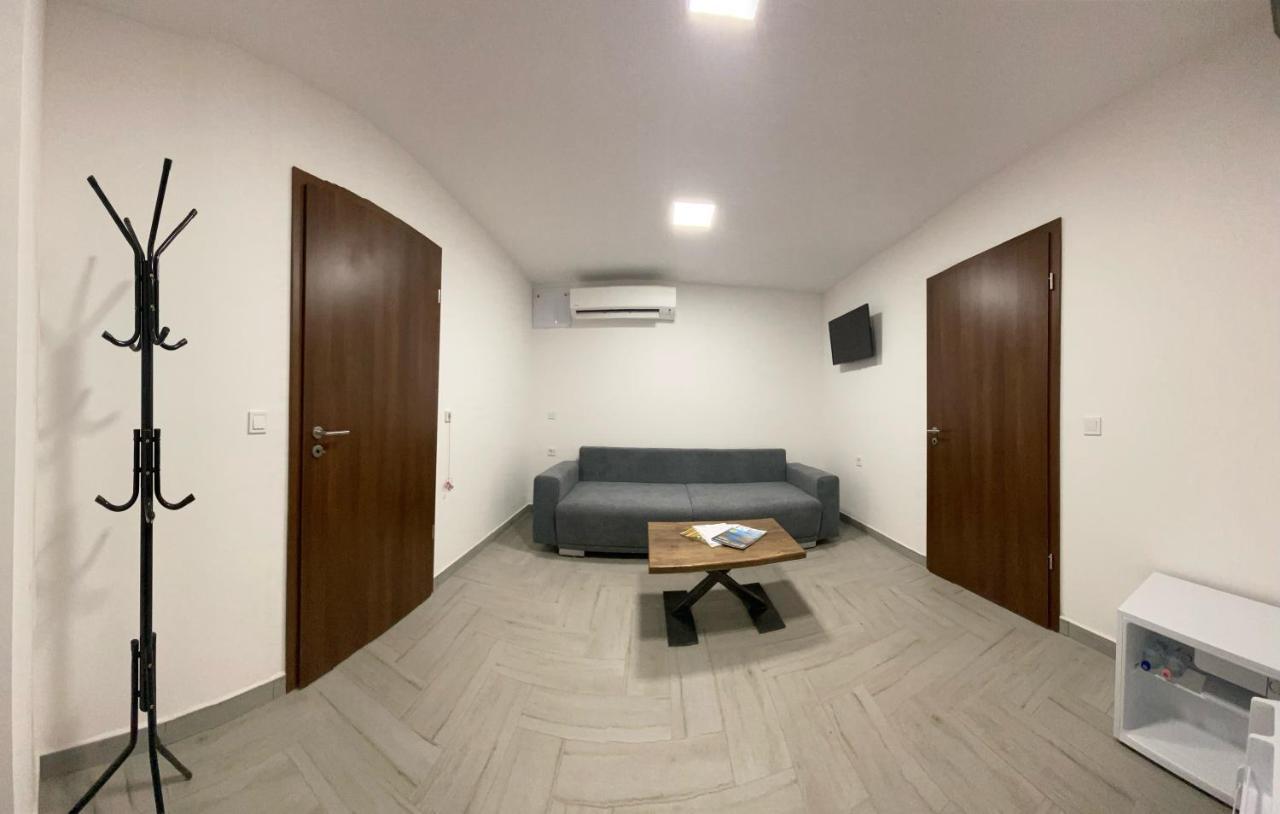 Appartement Sulyom Panzio à Tiszafüred Extérieur photo