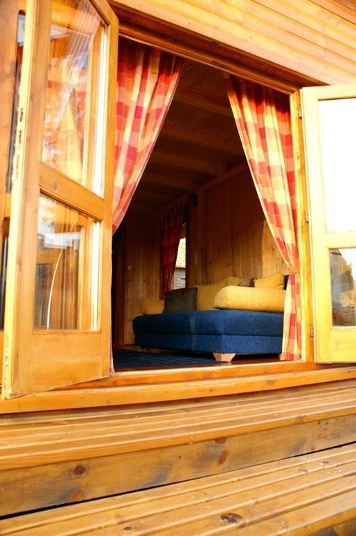 Appartement Sulyom Panzio à Tiszafüred Chambre photo